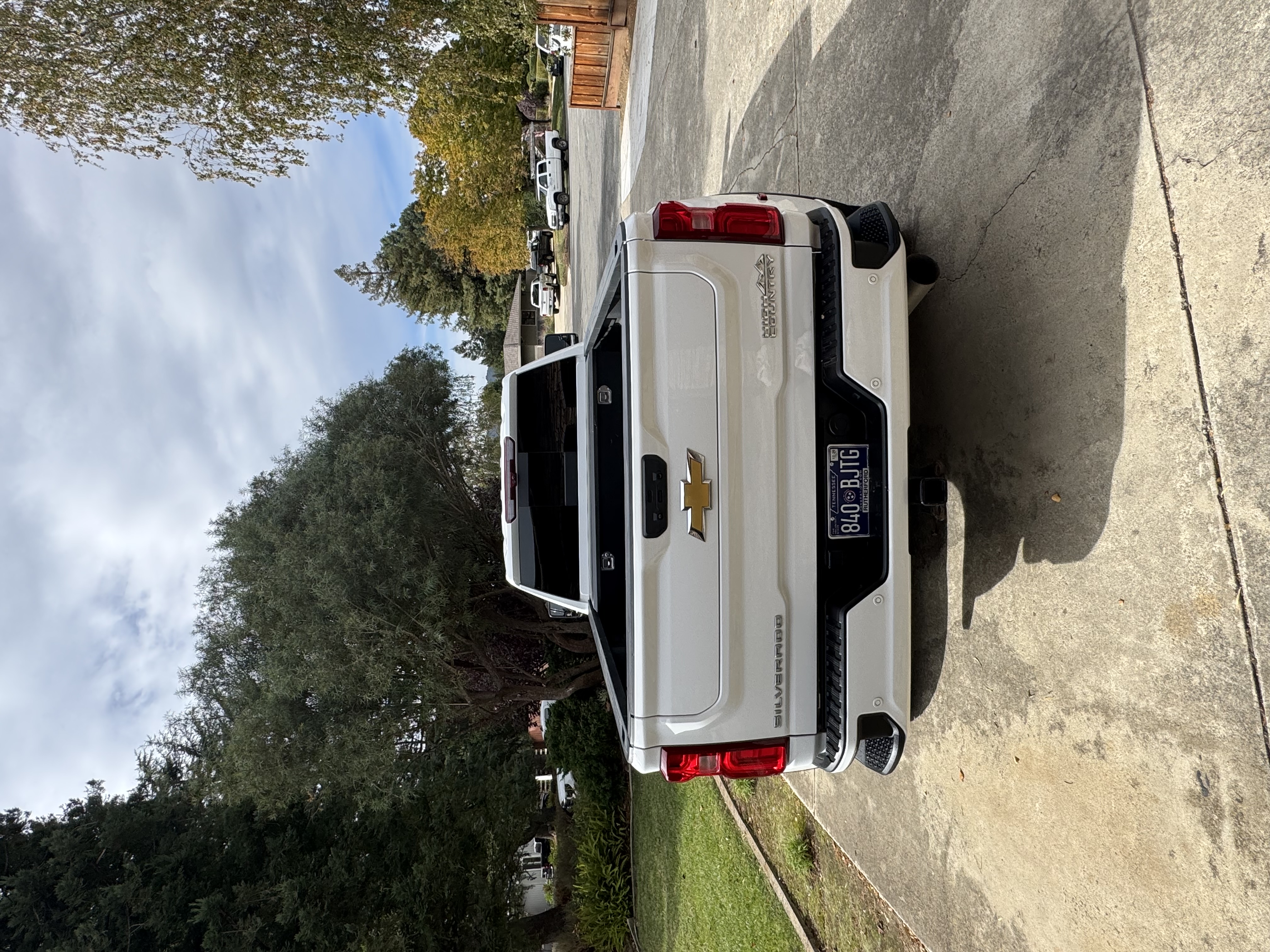 Used 2024 Chevrolet Silverado 3500 High Country w/ High Country Premium Package AWD/4WD image 14