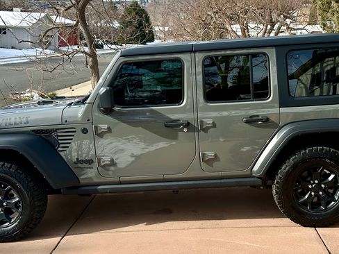 Used 2021 Jeep Wrangler Unlimited Sport image 12