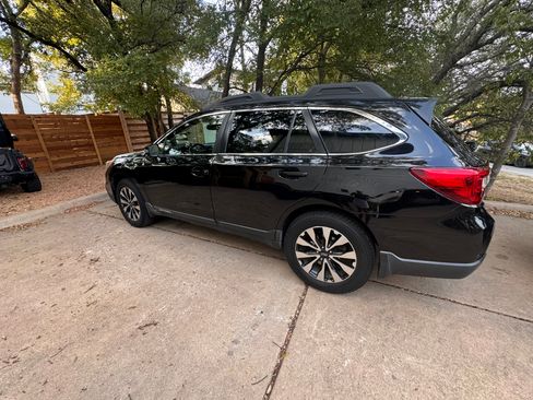 Used 2015 Subaru Outback 2.5i Limited image 4