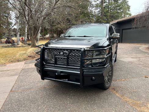 Used 2017 Nissan Titan Platinum Reserve image 4