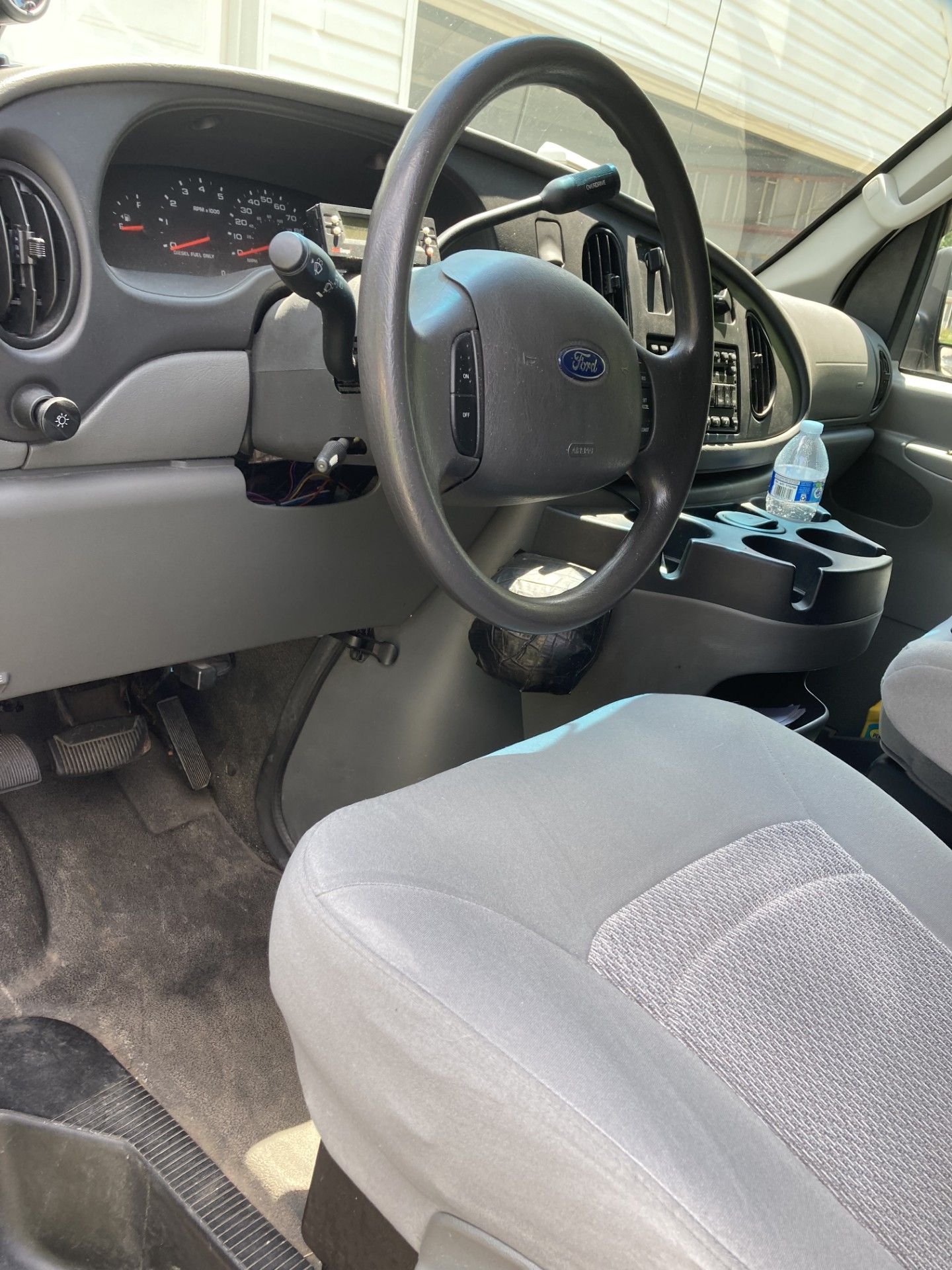 Used 2006 Ford E-350 and Econoline 350 Super Duty RWD image 8