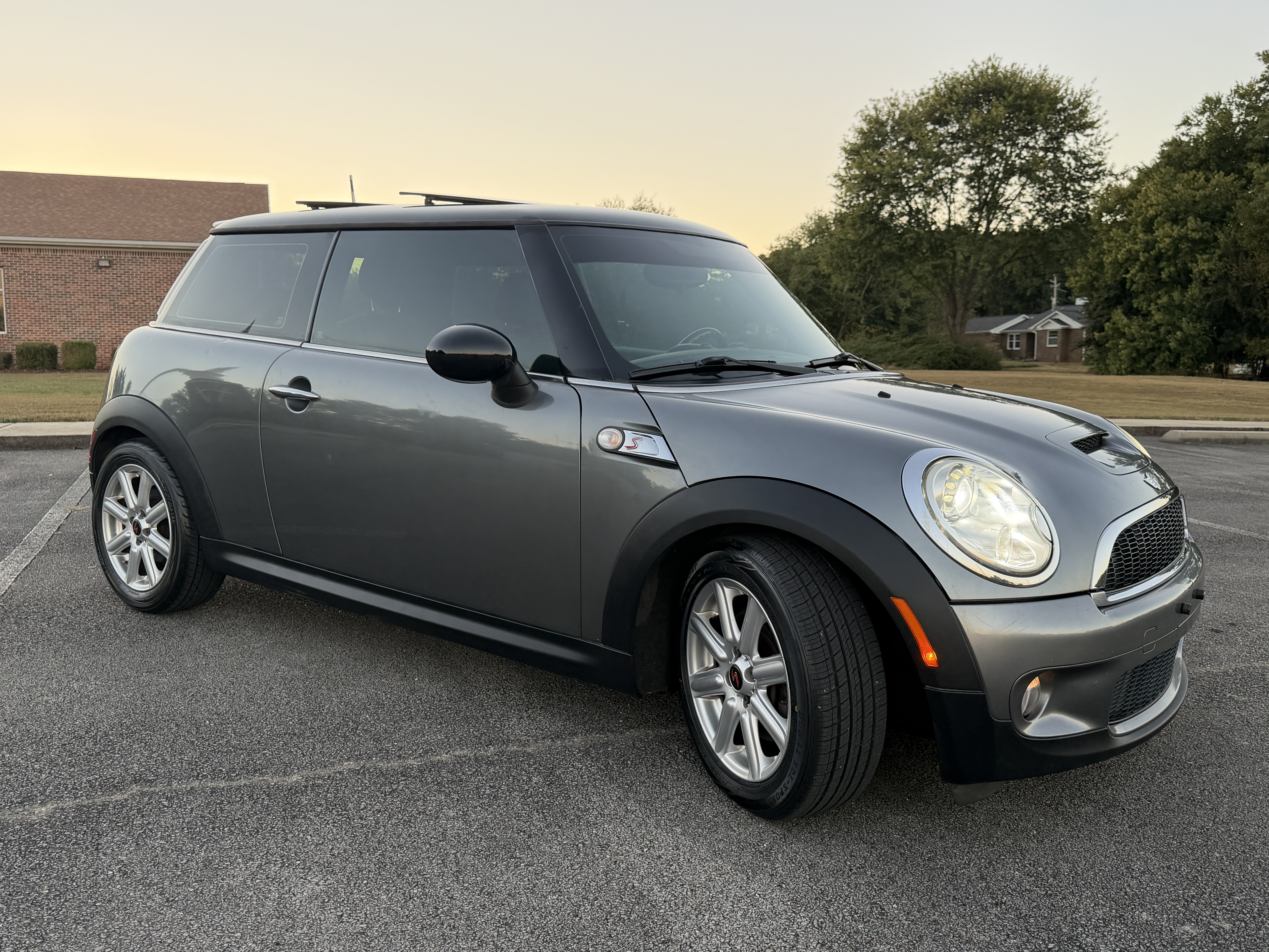 Used 2010 MINI Cooper S FWD image 2
