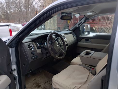 Used 2010 Ford F150 XLT image 4