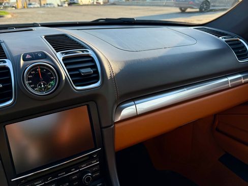 Used 2014 Porsche Cayman image 19