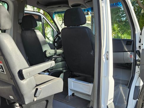 Used 2011 Mercedes-Benz Sprinter 2500 image 15