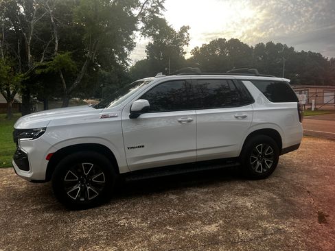 Used 2024 Chevrolet Tahoe Z71 w/ Luxury Package image 5