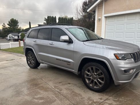 Used 2017 Jeep Grand Cherokee Limited 75th Anniversary image 2