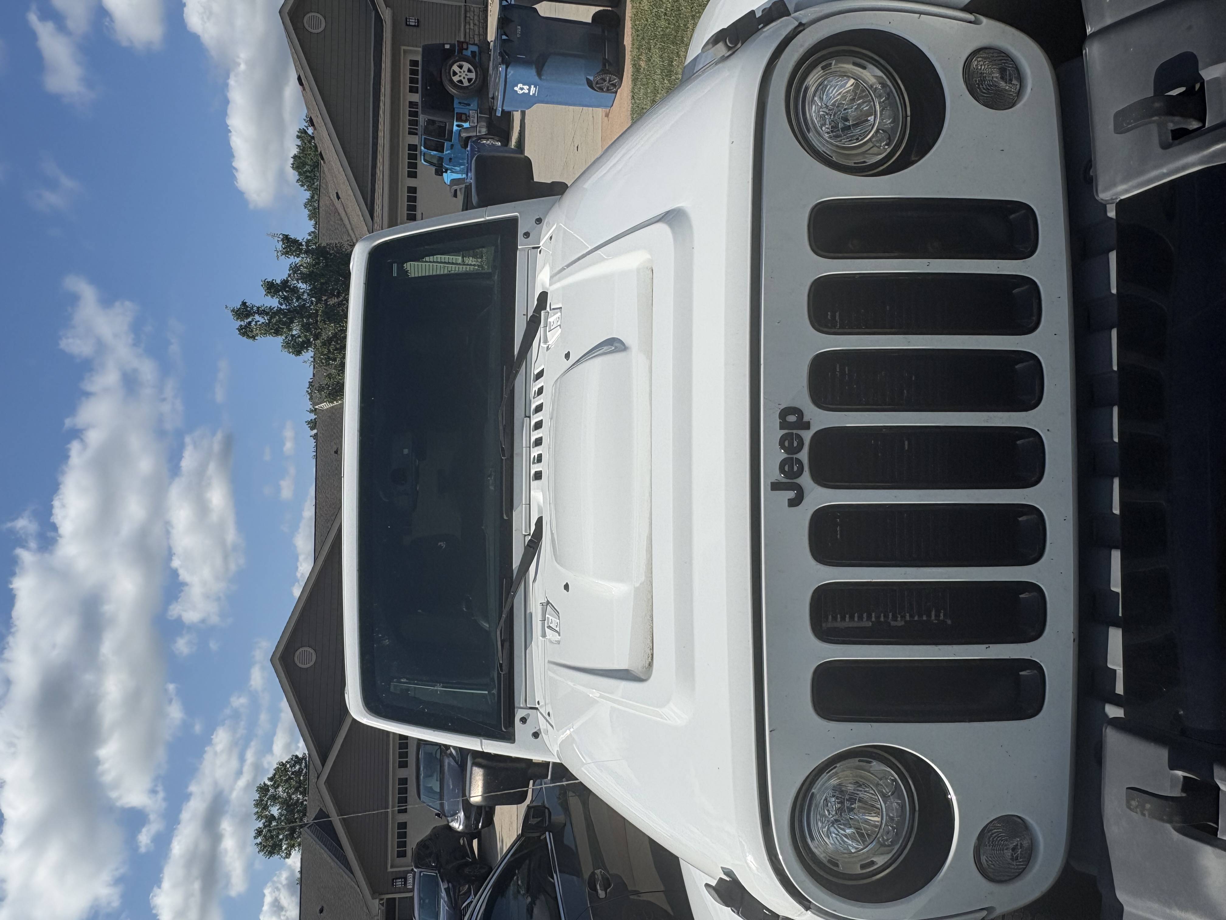 Used 2018 Jeep Wrangler Unlimited Sahara AWD/4WD image 2