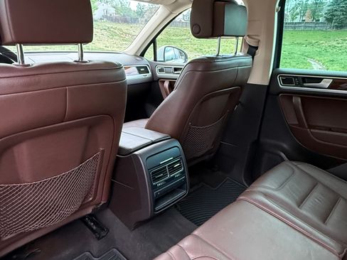 Used 2012 Volkswagen Touareg Executive AWD/4WD image 2