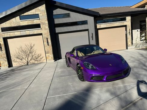 Used 2017 Porsche 718 Boxster RWD image 10