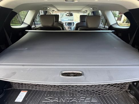 Used 2017 Hyundai Santa Fe Limited w/ Cargo Package AWD/4WD image 8