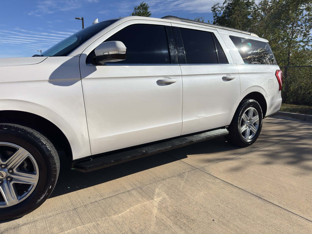 Used 2018 Ford Expedition Max XLT w/ Equipment Group 202A RWD image 11