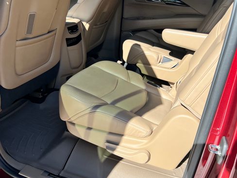 Used 2020 Cadillac Escalade ESV Platinum AWD/4WD image 10