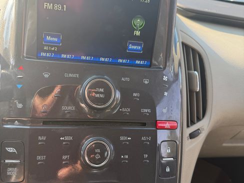 Used 2014 Chevrolet Volt Premium w/ Premium Trim Package FWD image 8