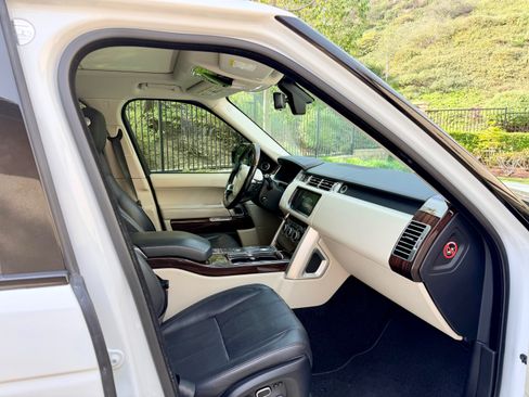 Used 2014 Land Rover Range Rover HSE image 8