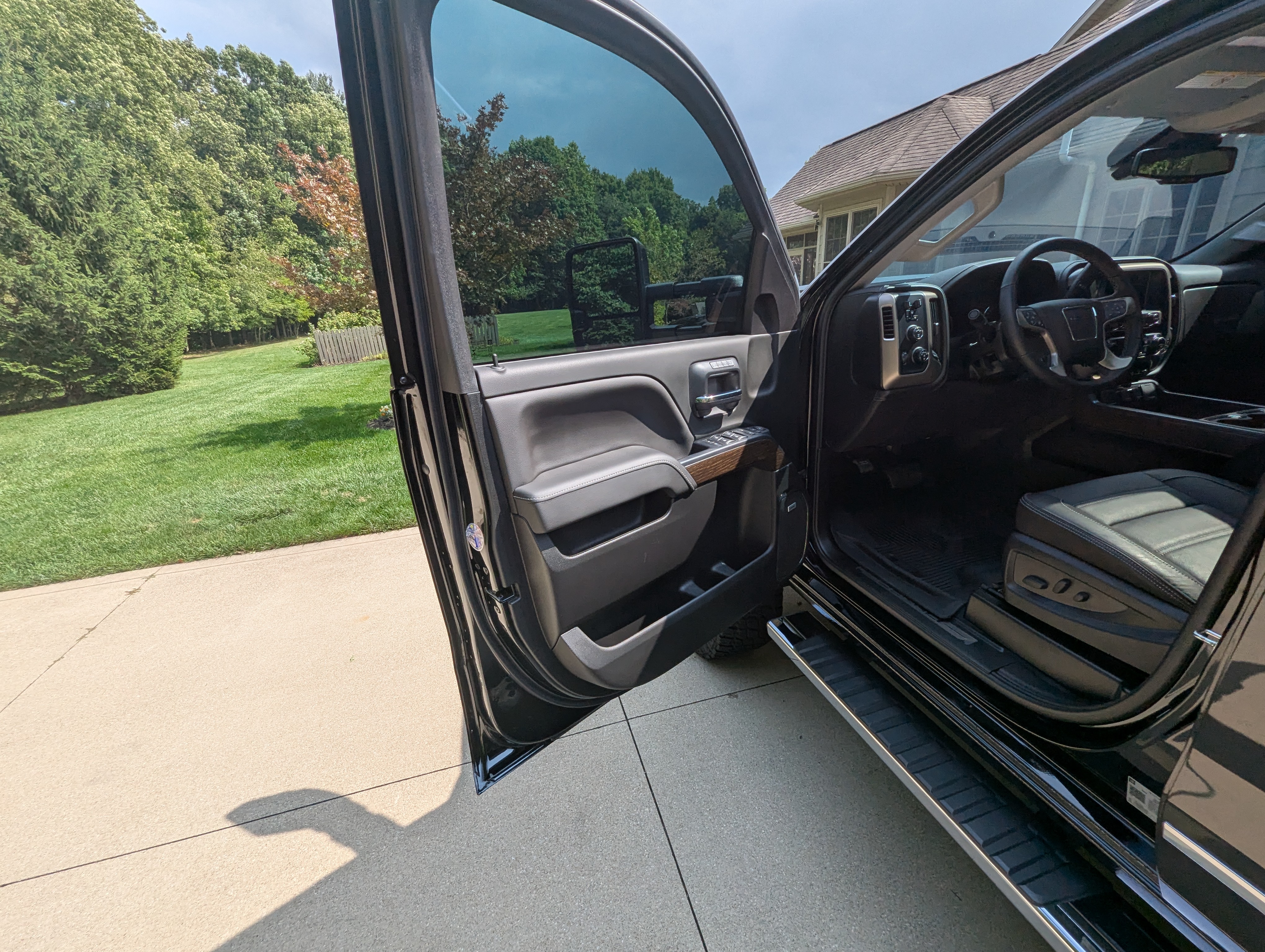 Used 2019 GMC Sierra 3500 Denali w/ Duramax Plus Package AWD/4WD image 26
