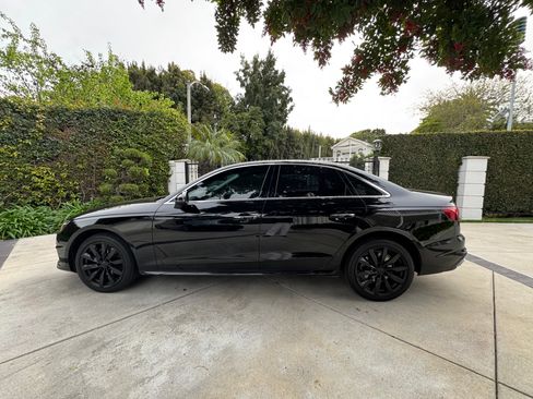 Used 2021 Audi A4 2.0T Premium w/ Convenience Package image 2