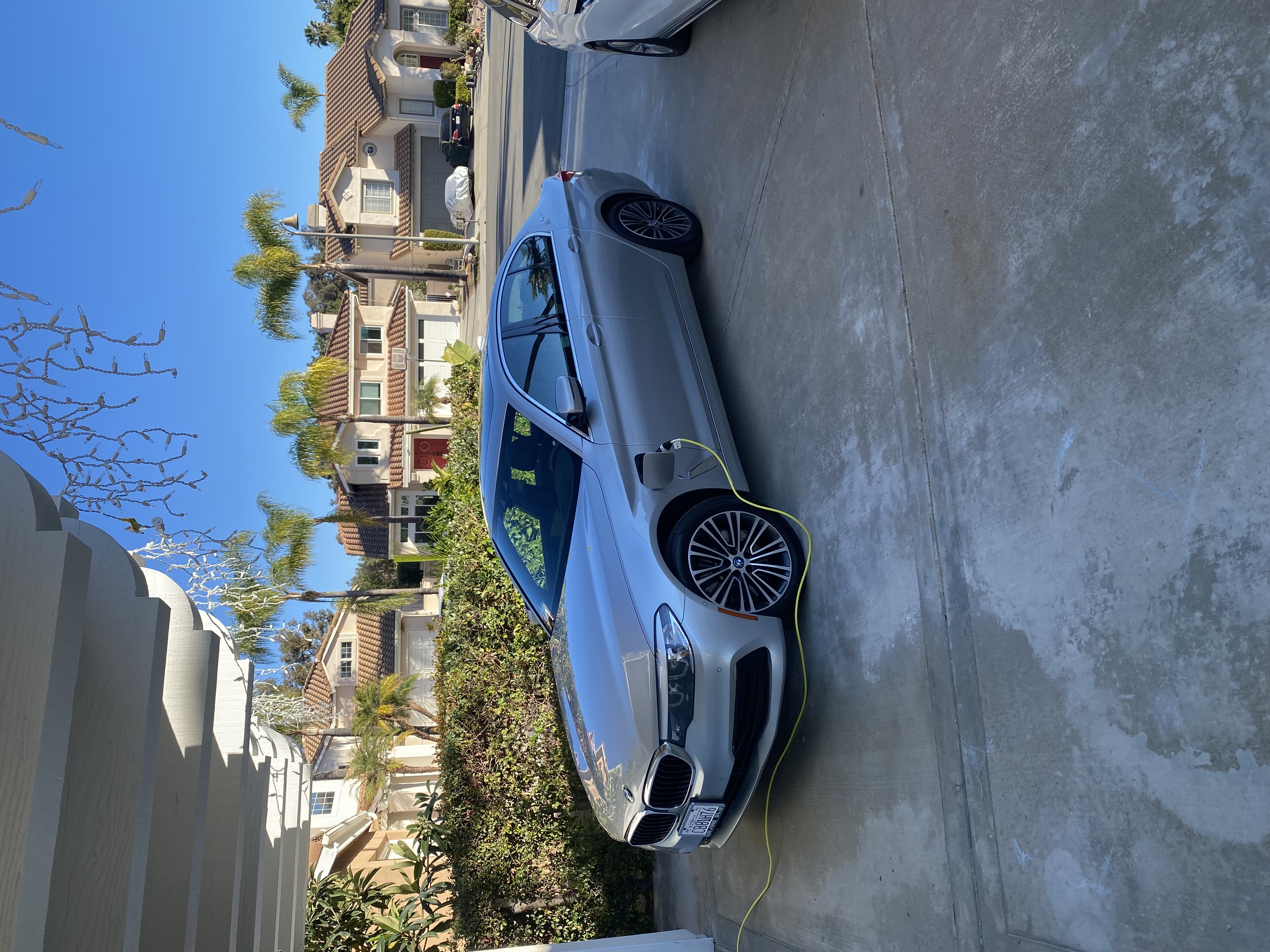 Used 2019 BMW 530e w/ Premium Package RWD image 1