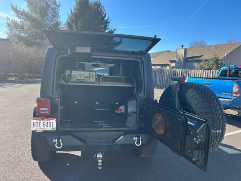 Used 2013 Jeep Wrangler Unlimited Sahara image 10