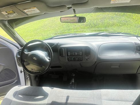 Used 2004 Ford F150 XL AWD/4WD image 15