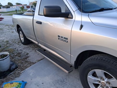 Used 2017 RAM 1500 Tradesman w/ Chrome Appearance Group RWD image 13