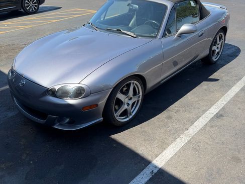 Used 2005 MAZDA MX-5 Miata MAZDASPEED RWD image 10