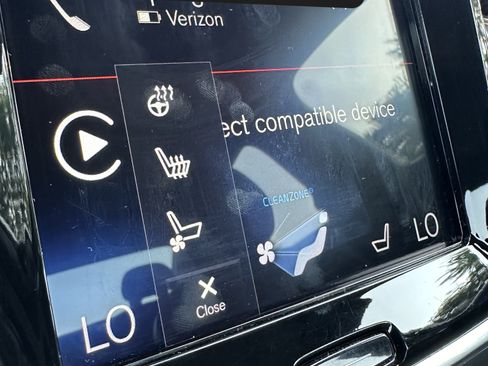 Used 2017 Volvo S90 T6 Inscription w/ Vision Package image 24