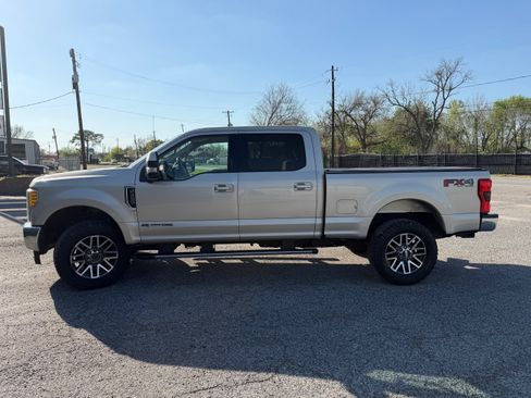 Used 2017 Ford F250 Lariat w/ Lariat Value Package image 5