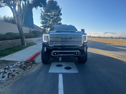 Used 2022 GMC Sierra 3500 Denali image 1