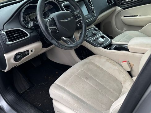 Used 2015 Chrysler 200 Limited w/ Convenience Group image 18