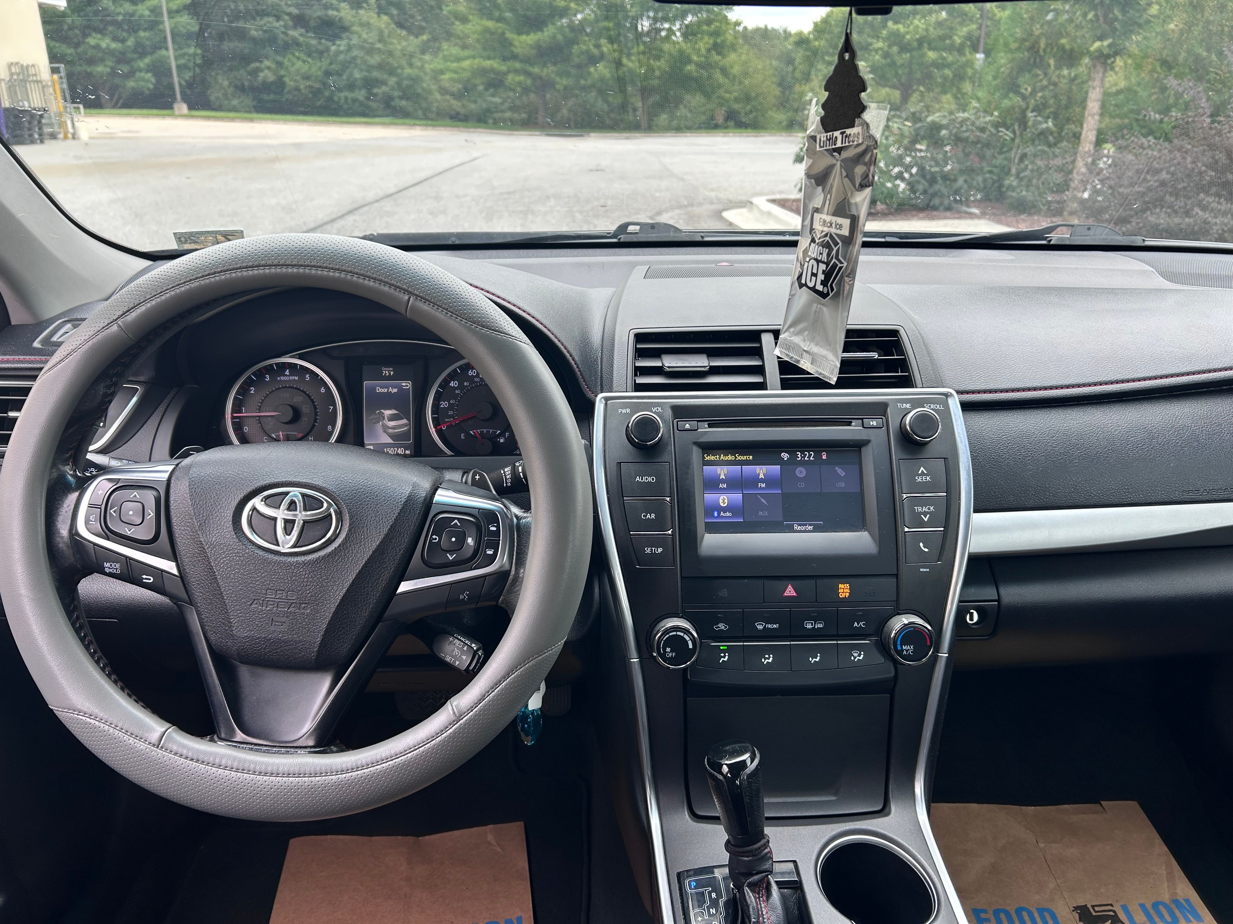 Used 2016 Toyota Camry SE FWD image 10