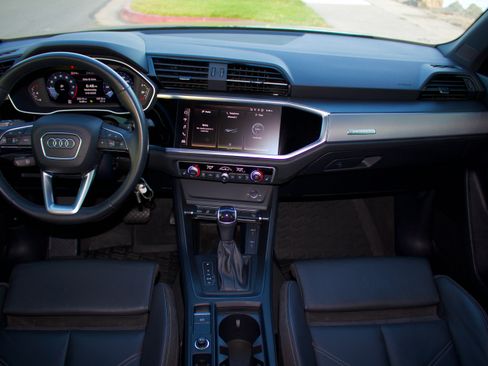 Used 2023 Audi Q3 2.0T Premium w/ Black Optic Sport Package AWD/4WD image 13