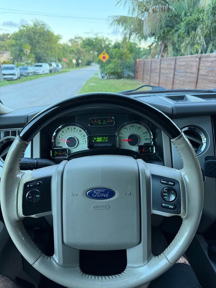 Used 2014 Ford Expedition EL Limited w/ Equipment Group 301A RWD image 9