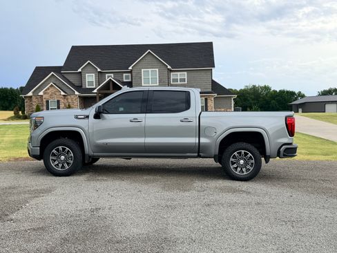 Used 2024 GMC Sierra 1500 AT4 w/ AT4 Preferred Package AWD/4WD image 1