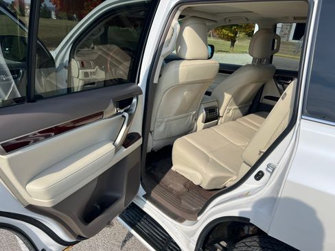 Used 2010 Lexus GX 460 image 15