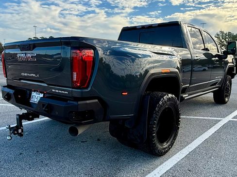 Used 2023 GMC Sierra 3500 Denali w/ Denali Ultimate Package image 9