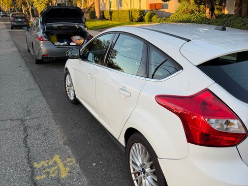 Used 2012 Ford Focus SEL FWD image 5