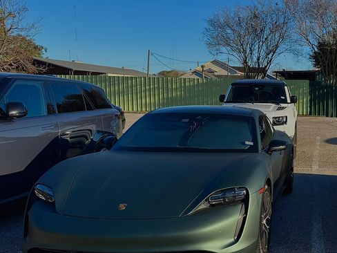 Used 2021 Porsche Taycan RWD image 8