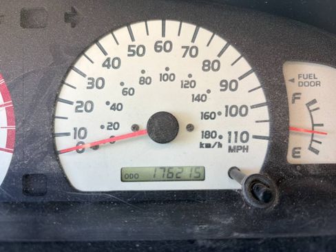 Used 2004 Toyota Tacoma PreRunner RWD image 11