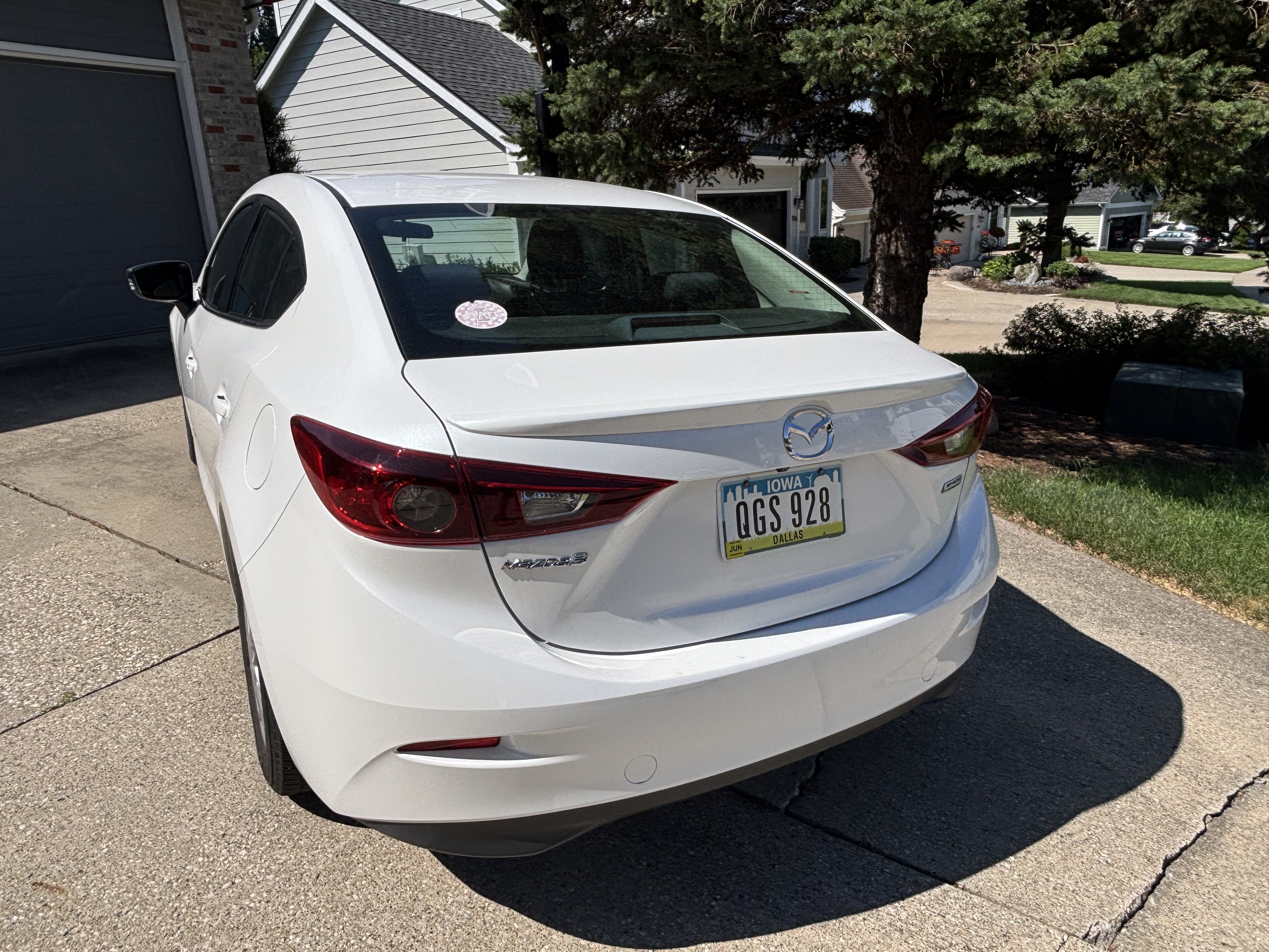 Used 2015 MAZDA MAZDA3 i Touring FWD image 2