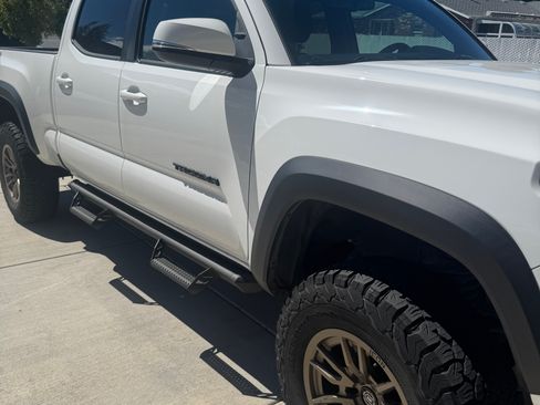 Used 2023 Toyota Tacoma TRD Off-Road w/ Technology Package AWD/4WD image 1