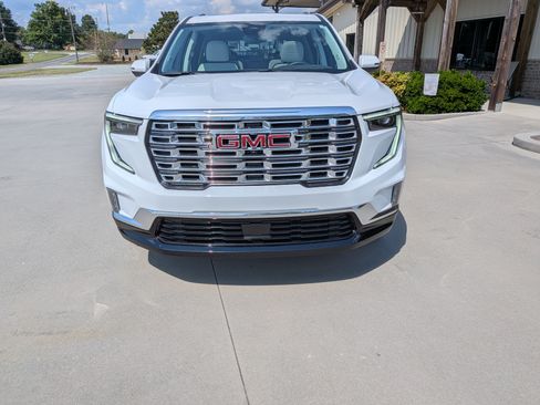 Used 2026 GMC Acadia Denali FWD image 4