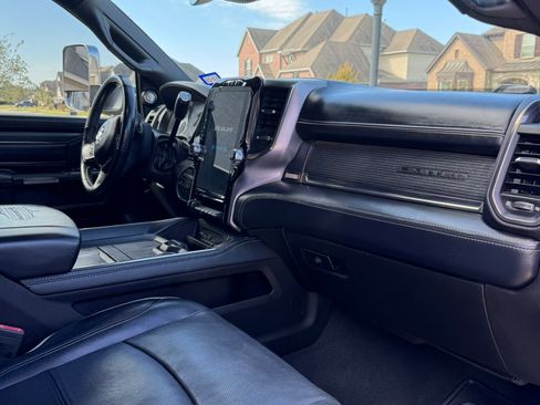 Used 2019 RAM 2500 Limited image 10