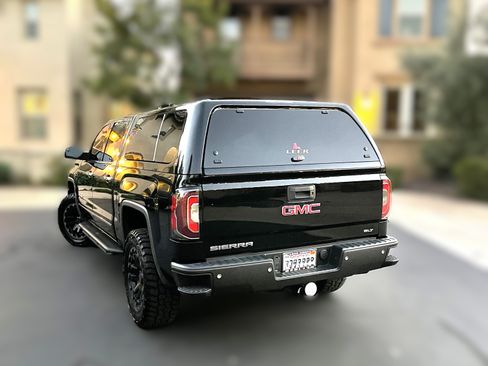 Used 2017 GMC Sierra 1500 SLT image 5