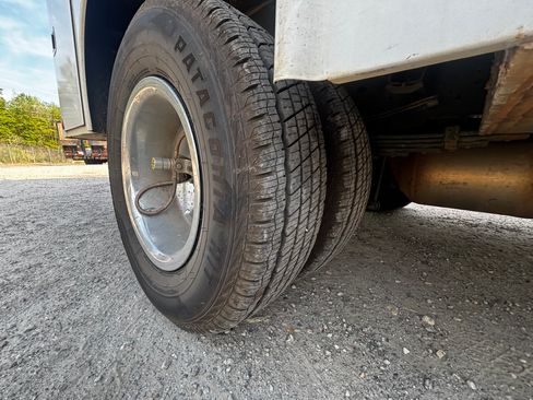 Used 2024 RAM 3500 Tradesman w/ Chrome Appearance Group RWD image 14