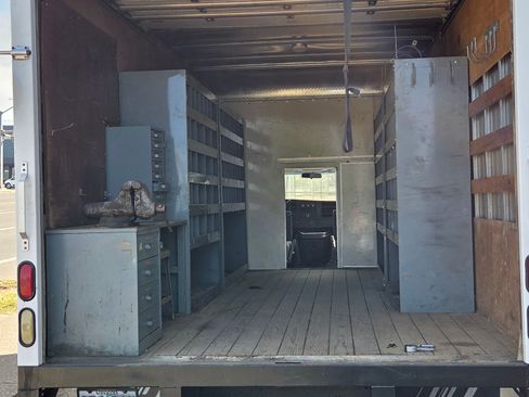 Used 2008 Chevrolet Express 3500 RWD image 8