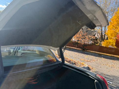 Used 2004 Lincoln Town Car Ultimate RWD image 13