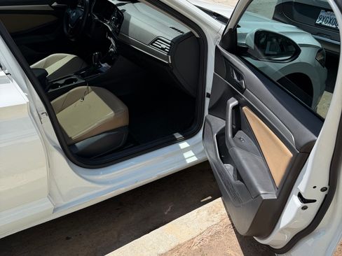 Used 2019 Volkswagen Jetta SE FWD image 20