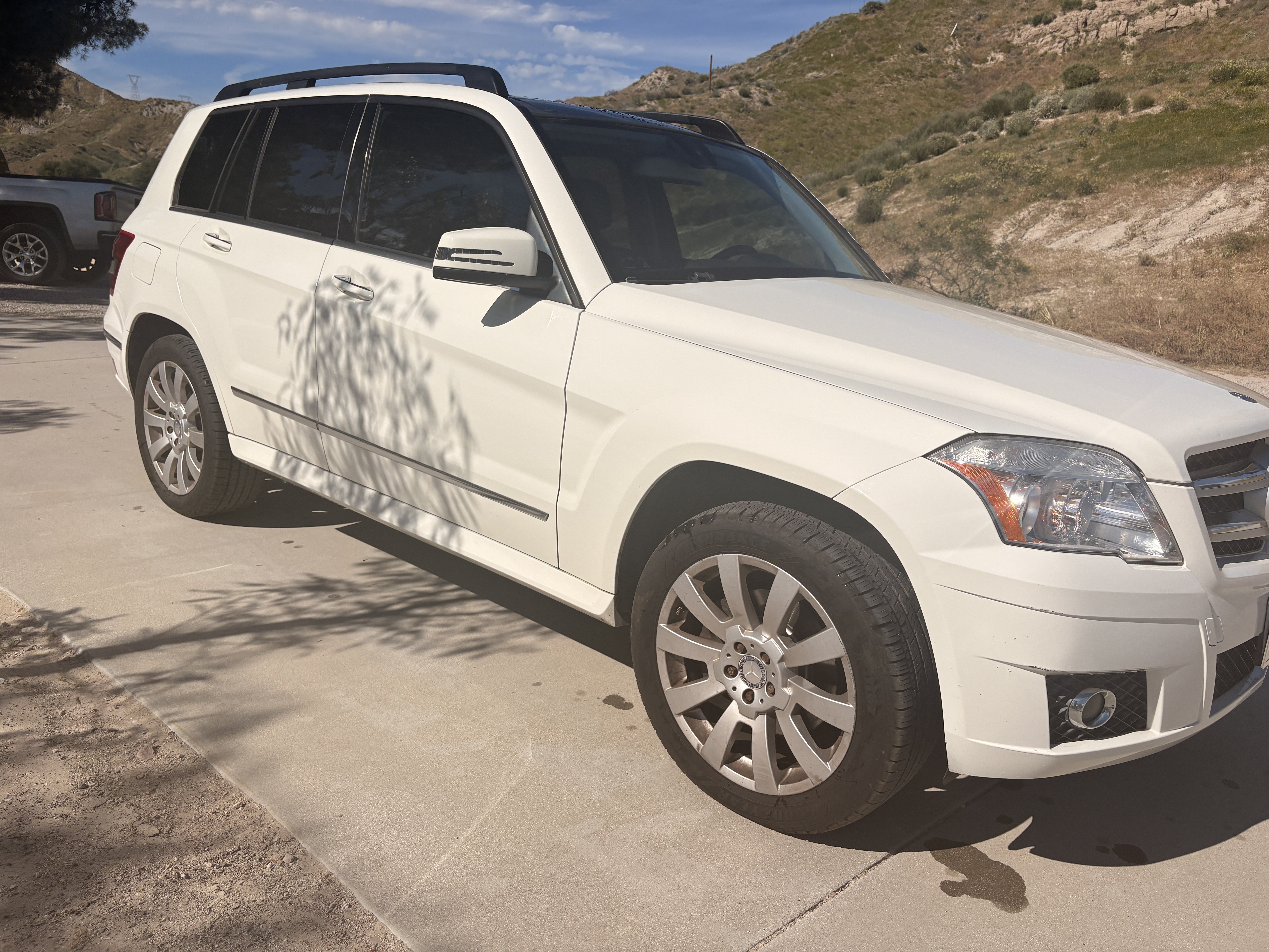 Used 2012 Mercedes-Benz GLK 350 4MATIC image 4