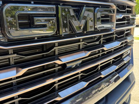 Used 2024 GMC Sierra 2500 AT4X w/ AT4X AEV Edition AWD/4WD image 23